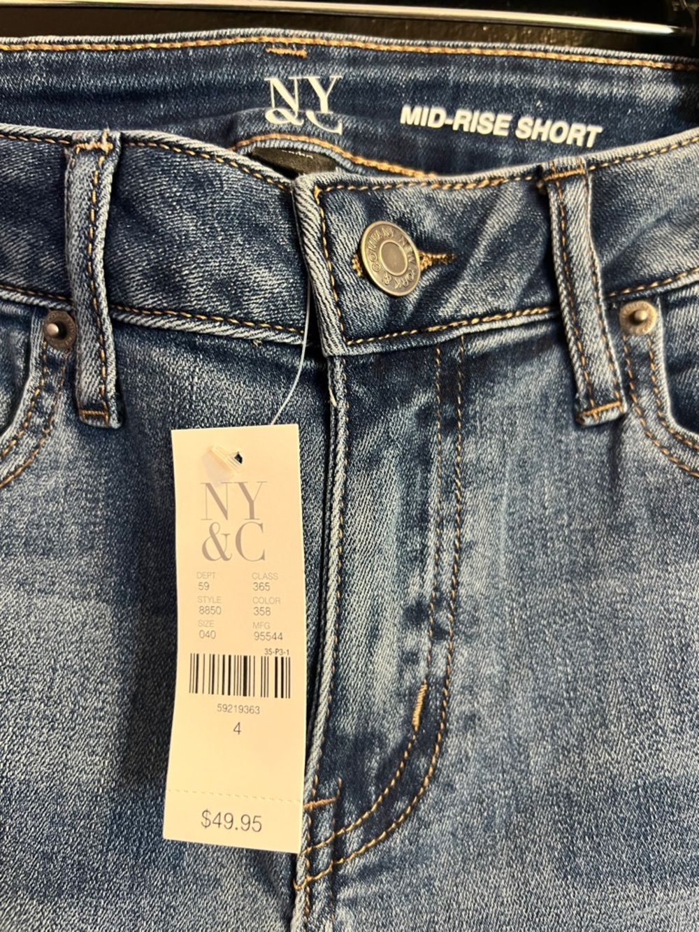 NY&Co Light Blue Mid-Rise Cropped Denim Shorts - Picture 3 of 4